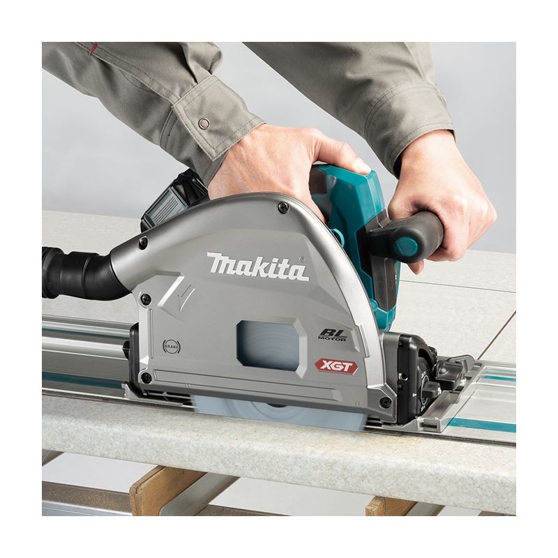 Makita SP001GT102 40V MAX XGT Li-Ion (5.0 Ah) BL 6-1/2in Plunge Cut Circular Saw with Brushless Motor and AWS Kit