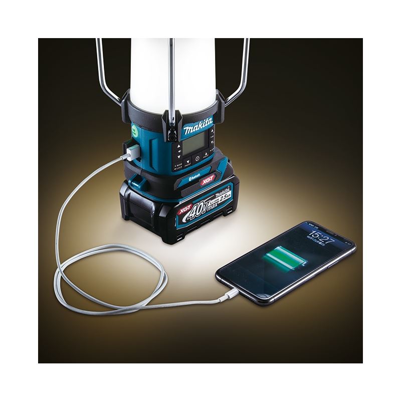 Makita MR010G 40V max XGT Cordless Lantern Radio w/Bluetooth, XPT and Flashlight (Tool Only)