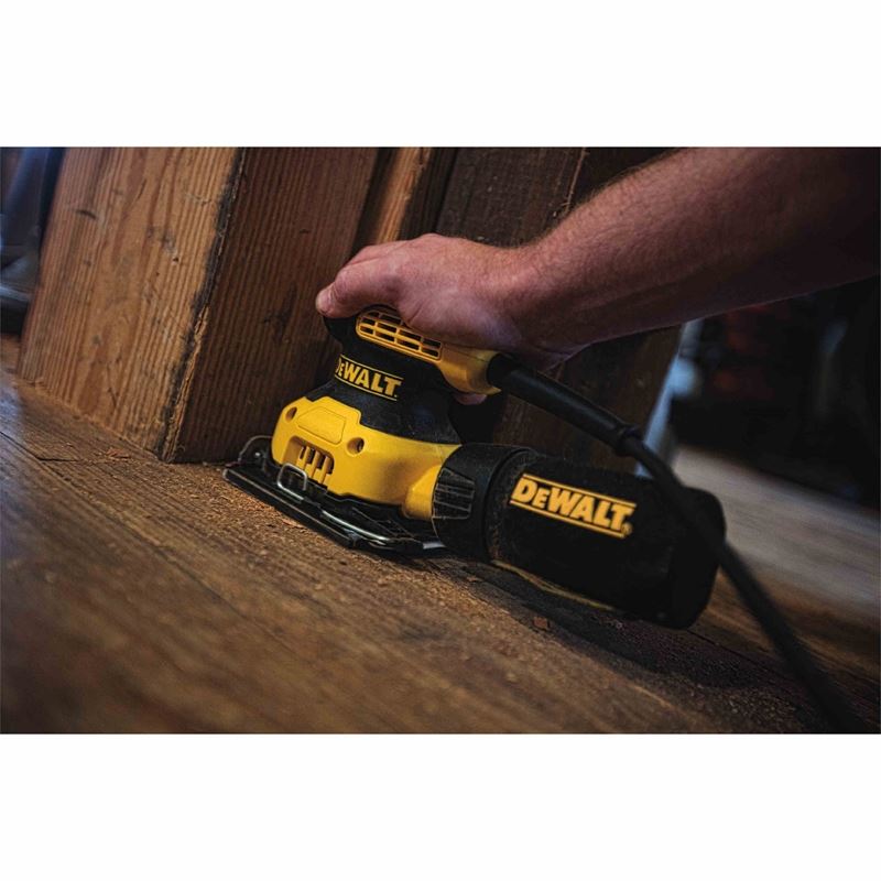 DEWALT DWE6411K 1/4 Sheet Palm Grip Sander Kit